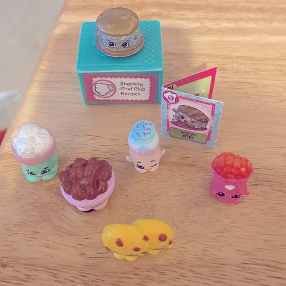 Shopkins Chef Club Making an Ice Cream Sandwich. - Picture 7 of 7